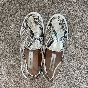 Steve Madden slip on shoes